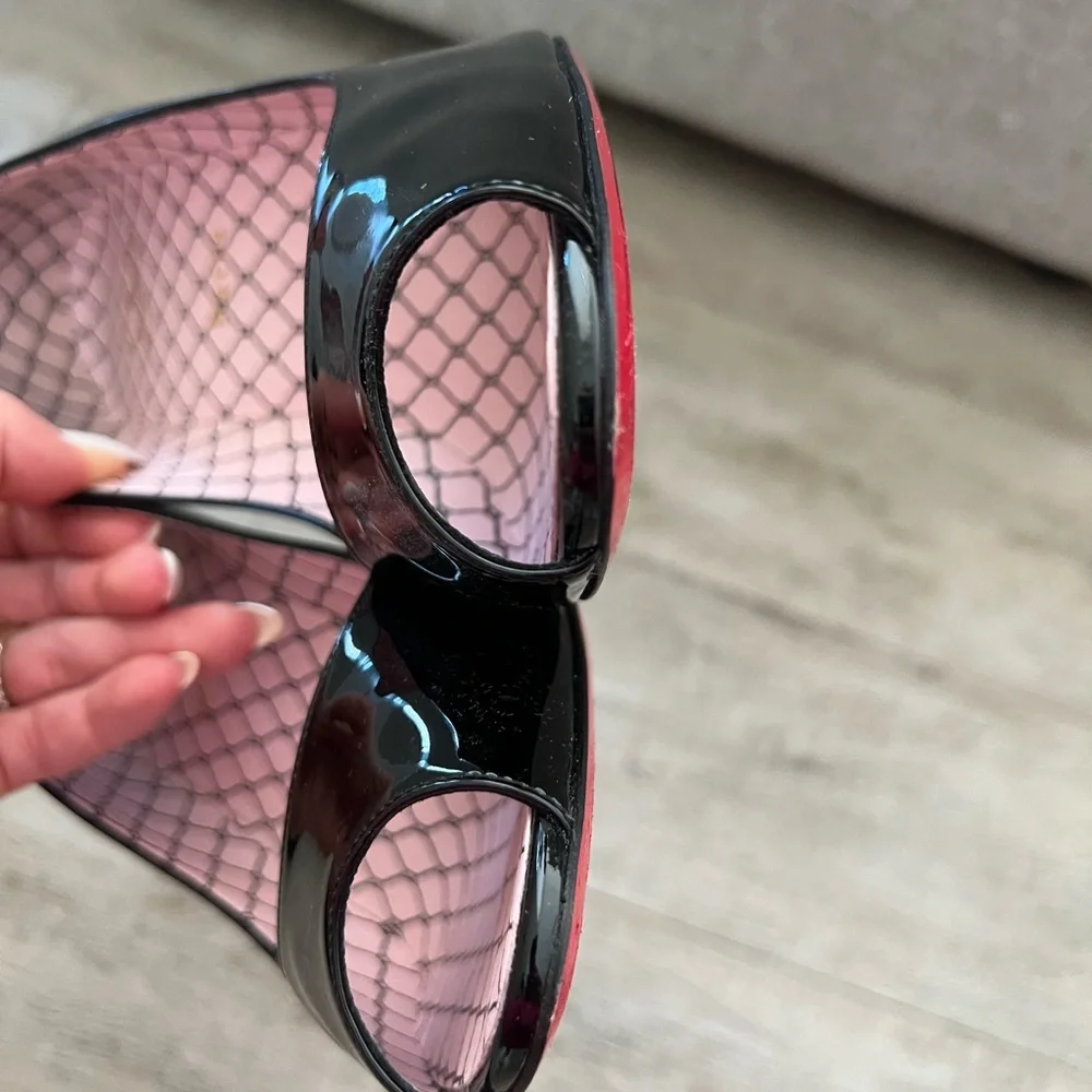 Christian Louboutin Chick Up 100 Patent Leather Pumps - Picture 3 of 11